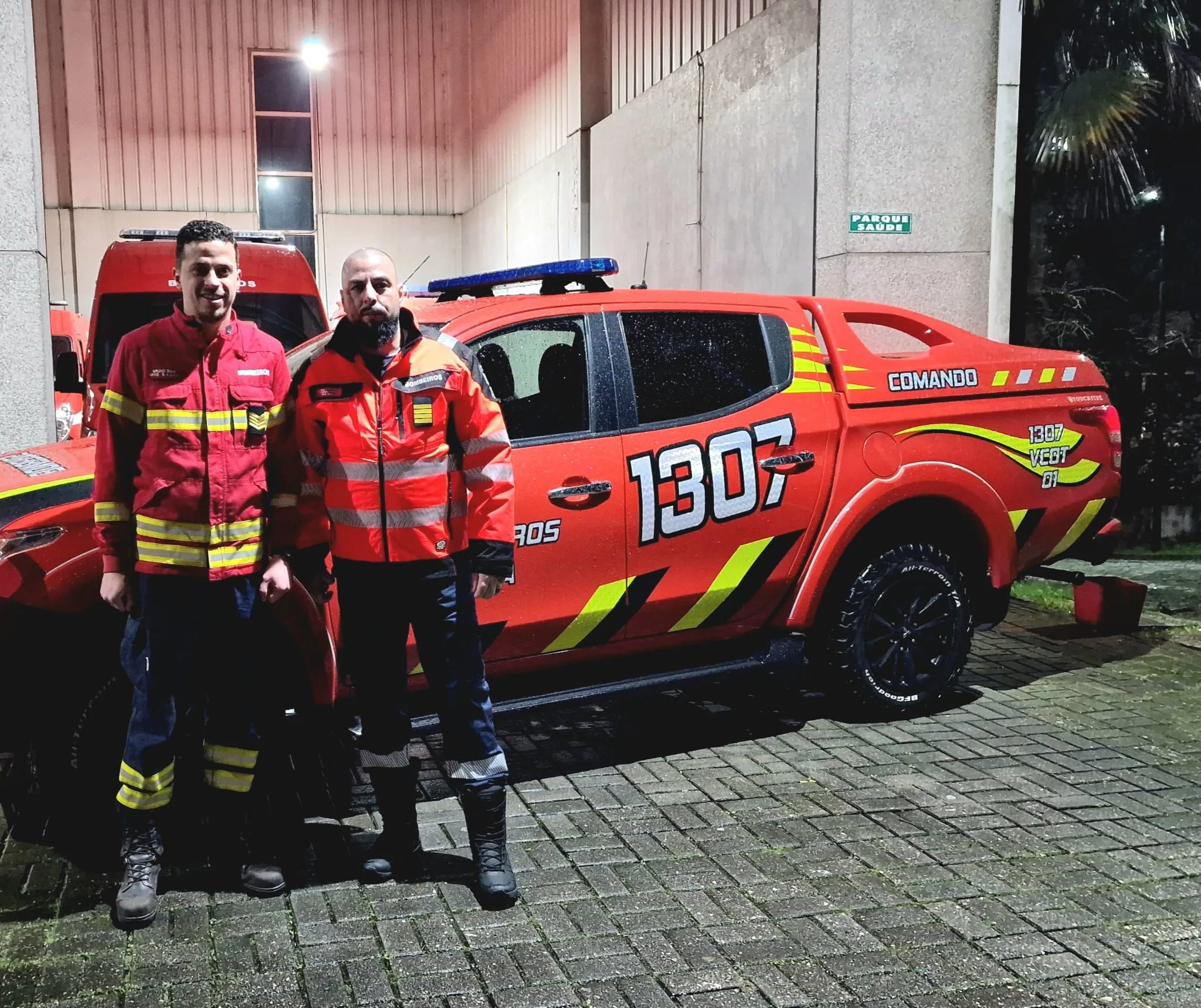 Bombeiros da Lixa durante missão de apoio no distrito de Leiria